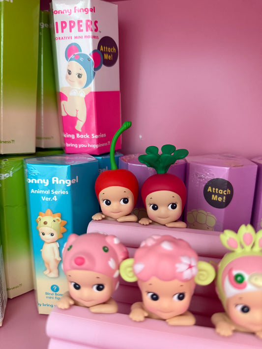 sonny angel opened cherry hipper