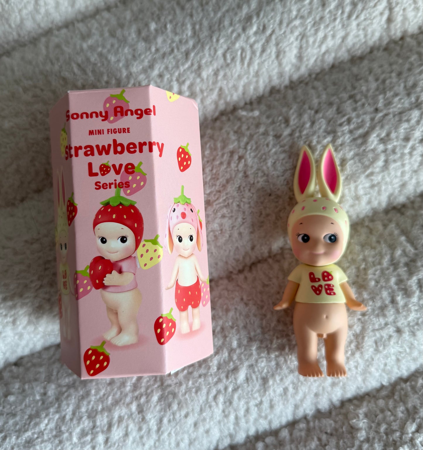 sonny angel strawberry love bunny